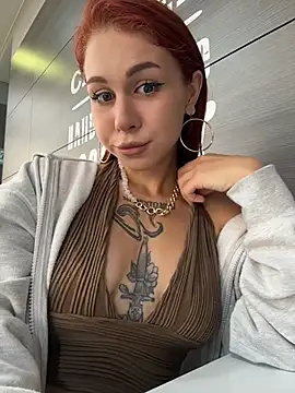 Snapshot of RosieDesire chatting on July 2026 08:08:01 AM RosieDesire online show from July 2026 08:08:01 AM