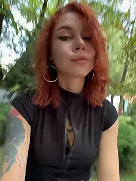 Snapshot of RosieDesire chatting on July 2026 08:01:02 AM RosieDesire online show from July 2026 08:01:02 AM