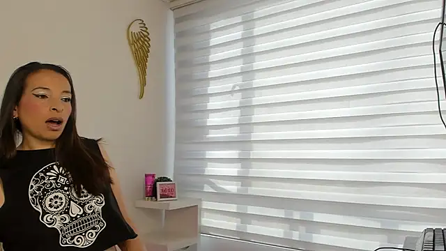 LOREN CLAUSE online show from July 2026 12:48:02 PM