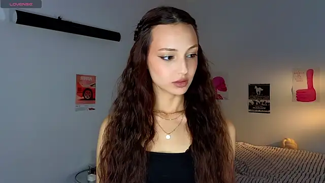 thisskiss online show from July 2026 05:28:01 PM