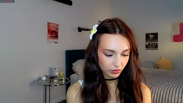 thisskiss online show from July 2026 05:44:02 PM