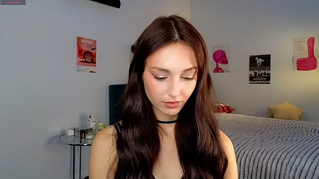 thisskiss online show from July 2026 05:32:02 PM