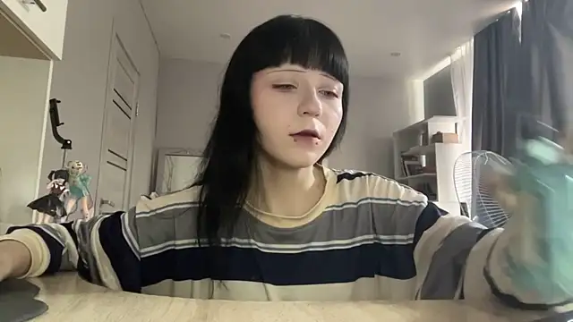 WendySliz online show from July 2026 09:05:01 AM