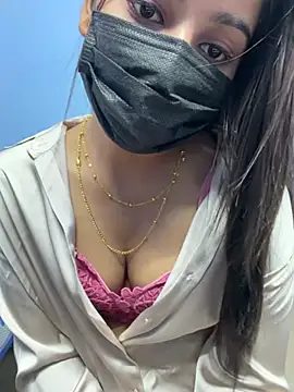 Muskan alveera18 online show from July 2026 03:58:01 PM