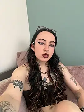 Ellie Whitfield online show from July 2026 12:22:01 PM