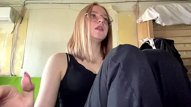 WinifredLunney online show from July 2026 05:10:02 AM