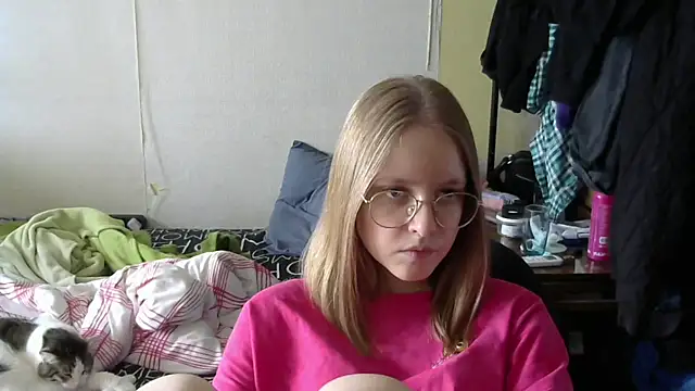 WinifredLunney online show from July 2026 10:40:02 AM
