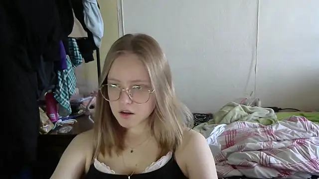 WinifredLunney online show from July 2026 05:03:02 AM