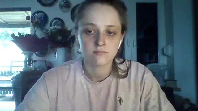 LeaWetGirl online show from July 2026 04:40:01 PM