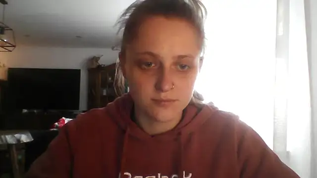 LeaWetGirl online show from July 2026 04:25:02 PM