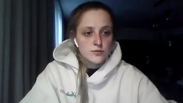 LeaWetGirl online show from July 2026 06:32:02 PM