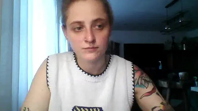 LeaWetGirl online show from July 2026 06:22:01 PM