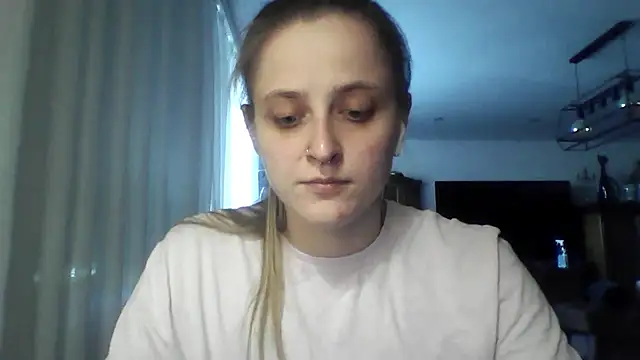 LeaWetGirl online show from July 2026 04:23:01 PM