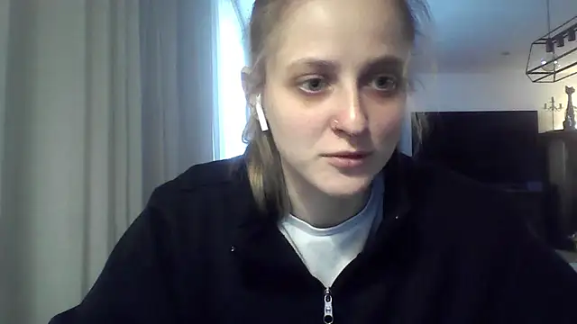 LeaWetGirl online show from July 2026 04:42:02 PM