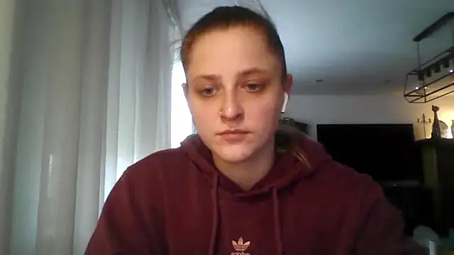 LeaWetGirl online show from July 2026 04:27:02 PM