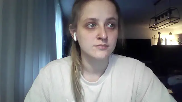 LeaWetGirl online show from July 2026 04:47:01 PM