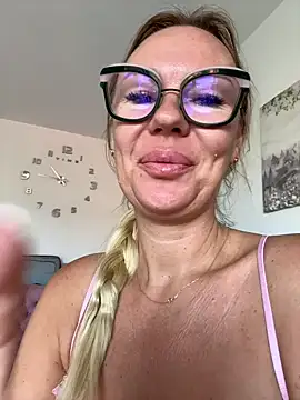 Snapshot of michele_nolimi chatting on July 2026 07:44:01 AM michele nolimi online show from July 2026 07:44:01 AM