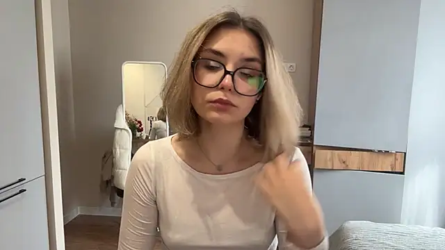 AnnaVelvetFire online show from July 2026 01:04:01 PM
