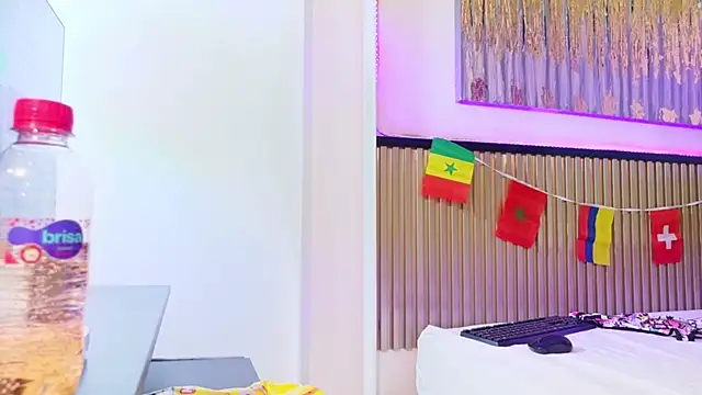 Snapshot of thiana_rose_ chatting on July 2026 12:33:01 PM thiana rose online show from July 2026 12:33:01 PM