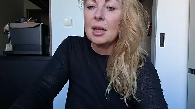 Snapshot of TammyJeann chatting on September 2025 12:27:02 PM TammyJeann online show from September 2025 12:27:02 PM