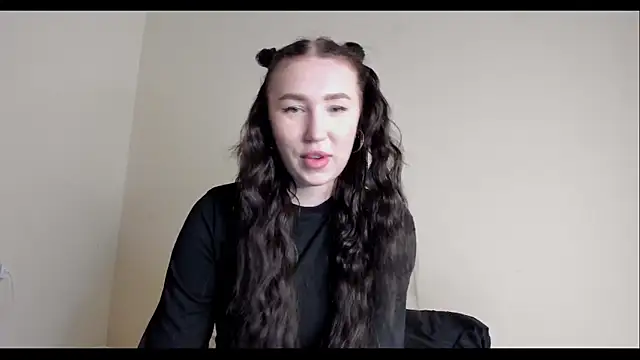 Milana Lovee online show from July 2026 04:43:02 PM