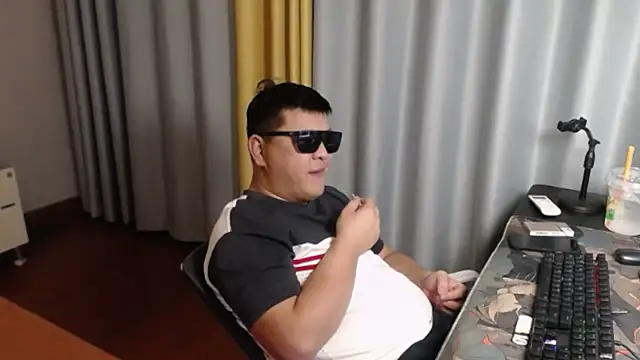 zhang1118 online show from July 2026 12:48:02 PM