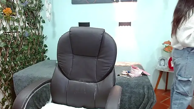 Jade Aitana online show from July 2026 12:12:02 PM