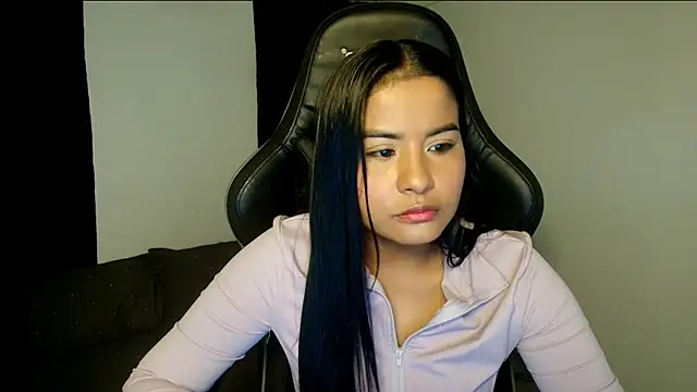 Kiara Naomi online show from July 2026 01:50:02 PM