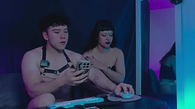 Snapshot of Velvet_Chains chatting on July 2026 02:20:02 AM Velvet Chains online show from July 2026 02:20:02 AM