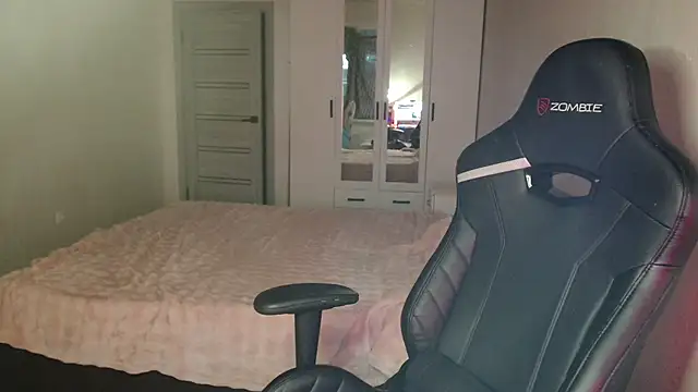 Mia Luiza online show from July 2026 07:16:01 PM