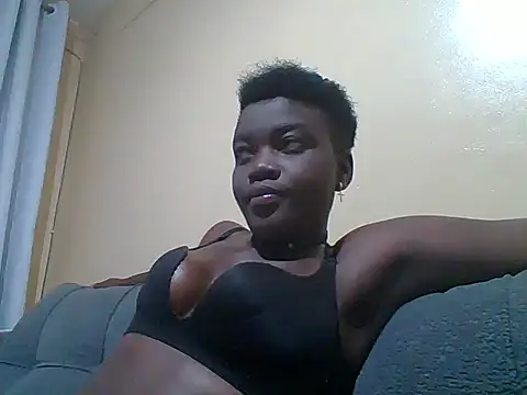 Pretty-Leaa online show from July 2026 04:30:01 AM