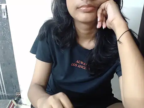 Sizzling Ruhii  online show from July 2026 04:21:02 PM