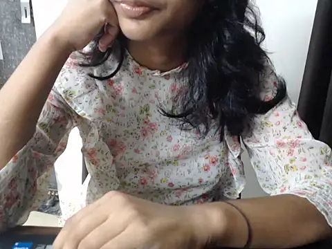 Sizzling Ruhii  online show from July 2026 06:33:01 PM