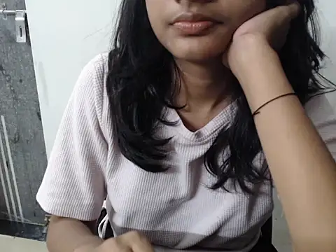 Sizzling Ruhii  online show from July 2026 06:54:01 PM