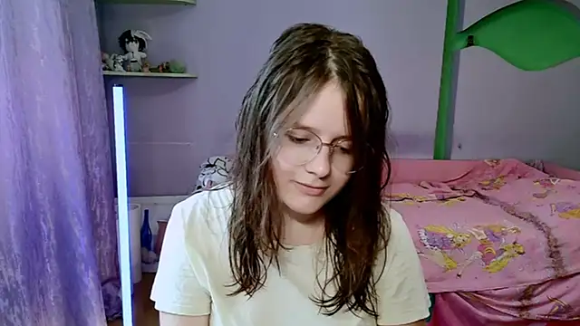 Snapshot of RoseLyyn chatting on July 2026 12:33:01 PM RoseLyyn online show from July 2026 12:33:01 PM