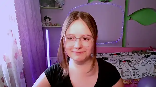 Snapshot of RoseLyyn chatting on July 2026 12:18:02 PM RoseLyyn online show from July 2026 12:18:02 PM