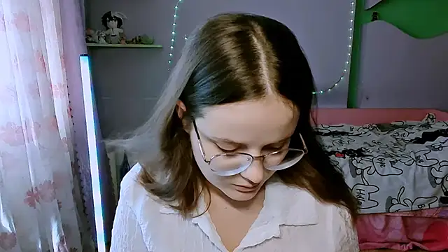 Snapshot of RoseLyyn chatting on July 2026 12:31:01 PM RoseLyyn online show from July 2026 12:31:01 PM