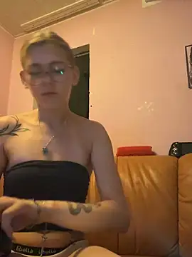 Snapshot of Alina-420 chatting on July 2026 08:35:02 PM Alina-420 online show from July 2026 08:35:02 PM