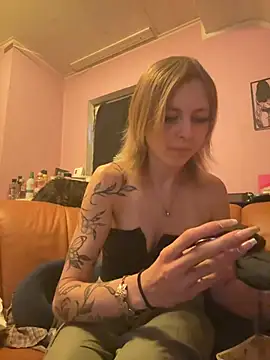 Snapshot of Alina-420 chatting on July 2026 07:06:02 PM Alina-420 online show from July 2026 07:06:02 PM