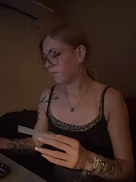 Snapshot of Alina-420 chatting on July 2026 07:27:02 PM Alina-420 online show from July 2026 07:27:02 PM
