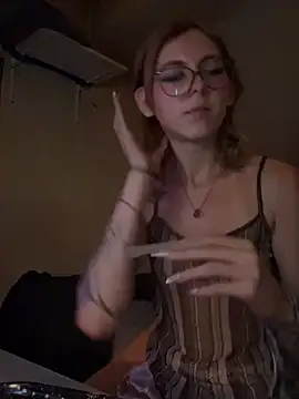 Snapshot of Alina-420 chatting on July 2026 08:07:01 PM Alina-420 online show from July 2026 08:07:01 PM