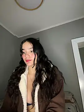 laurenTurnerxx online show from July 2026 10:48:01 PM
