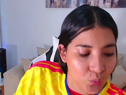 alejandraTulan online show from July 2026 02:45:02 PM