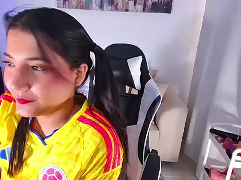 alejandraTulan online show from July 2026 02:32:01 PM