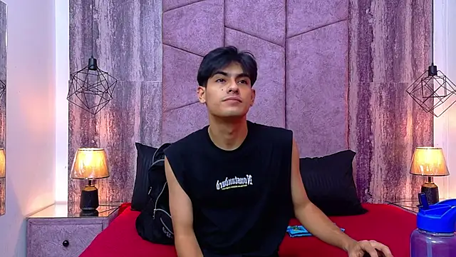 TaylerCruz online show from July 2026 09:11:01 PM