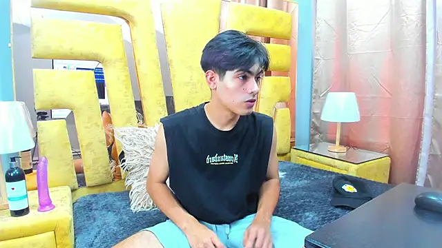 TaylerCruz online show from July 2026 07:41:02 PM