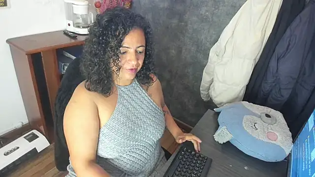 Snapshot of Natasha_Fox_Bms chatting on July 2026 01:58:33 AM Natasha Fox Bms online show from July 2026 01:58:33 AM