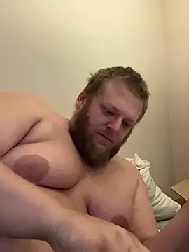 Snapshot of Tallbellybear chatting on July 2026 04:32:02 PM Tallbellybear online show from July 2026 04:32:02 PM