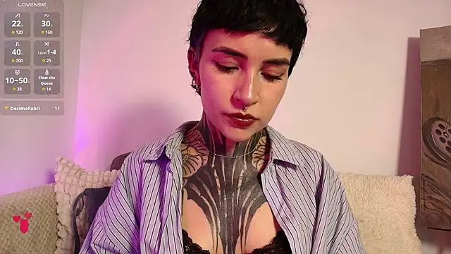 Luana Fiore0 online show from July 2026 07:32:02 PM