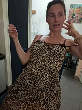 Snapshot of Rosiela chatting on July 2026 09:06:01 PM Rosiela online show from July 2026 09:06:01 PM